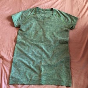 Lululemon workout top